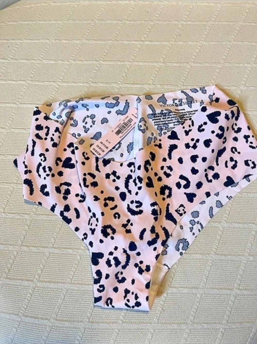 Victoria's Secret Seamless Leopard Hiphugger Panty Pink & Black